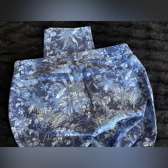 Women’s Floral Blue Slim Ankle Jeans. Size 12 - Picture 3 of 4